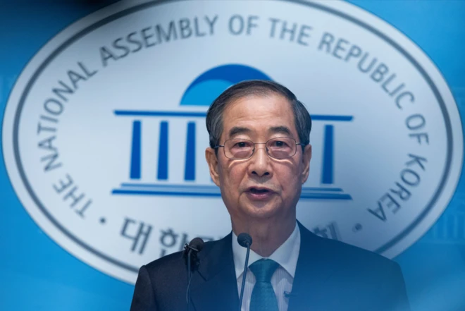 한덕수 전 국무총리가 2일 국회에서 대선 출마 선언을 하고 있다