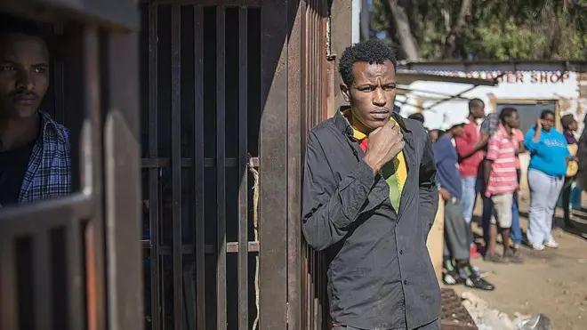 Hookkara irra deddeebiin Afrikaa Kibbaa keessa dhalatuun lammiilee Itoophiyaa dabalatee kanneen bakkee biraatii dhufanirratti haleellaan dhaqqabaa ture