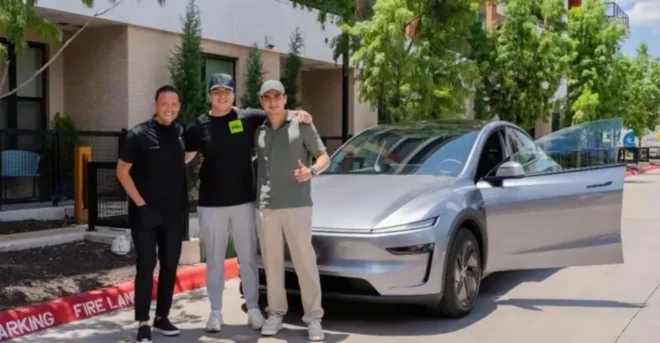 Aworan olowo ọkọ ayọkẹlẹ Tesla