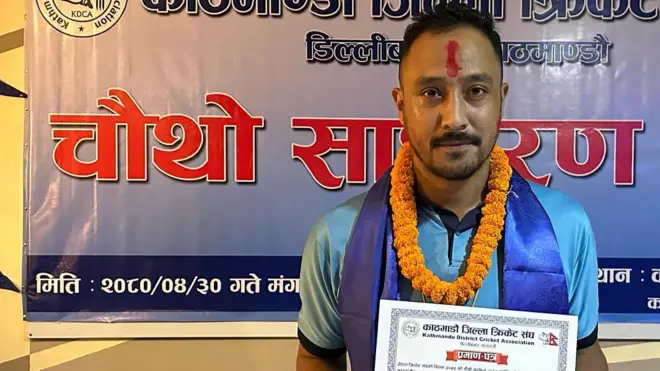 पारस खड्का