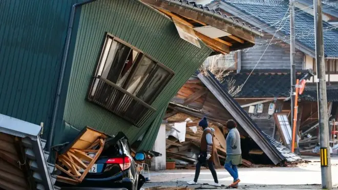 Um poderoso terremoto no diasumo sumo slotAno Novosumo sumo slot2024 derrubou casas no centro do Japão