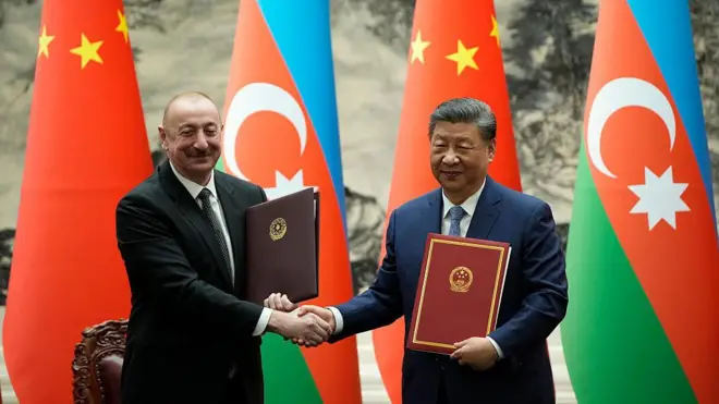 İlham Əliyev Çinə səfərində iki ölkə arasında vizasız rejim razılaşdırılıb və Naxçıvanla Urumçi şəhərləri qardaşlaşıb.