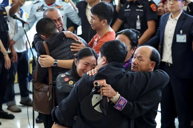 ตัวประกัน 5 คน กลับถึงไทย 