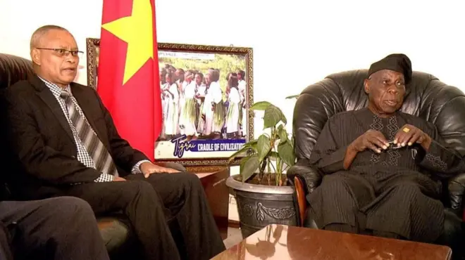 ላዕለዋይ ወኪል ሕብረት ኣፍሪቃ ንቐርኒ ኣፍሪቃ ኦሉሴጉን ኦባሳንጆ ብ11 ሰነ ናብ ርእሰ-ከተማ ክልል ትግራይ መቐለ ብምጕዓዝ ምስ ሰበስልጣን ህወሓት ዘተ ኣካይዱ ነይሩ