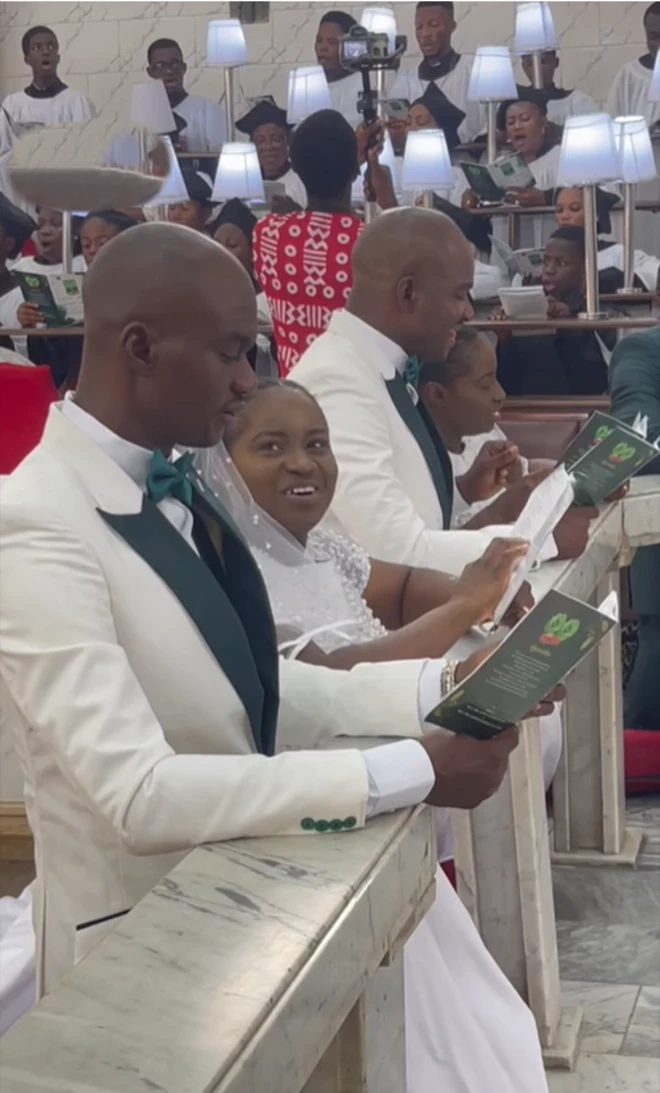 Ibeji Oguntoye ati Adediran ya aworan lọjọ igbeyawo wọn