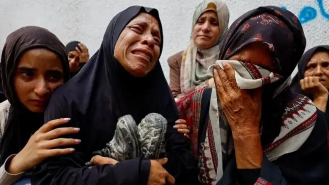 Плачущие женщины