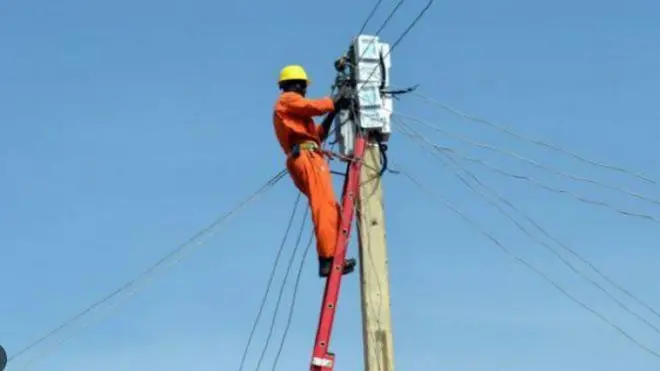 Osisẹ ina ọba gun ori opo