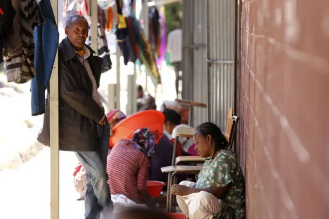 ደብረ-ብርሀን ተጠልለው የሚገኙ ተፈናቃዮች 