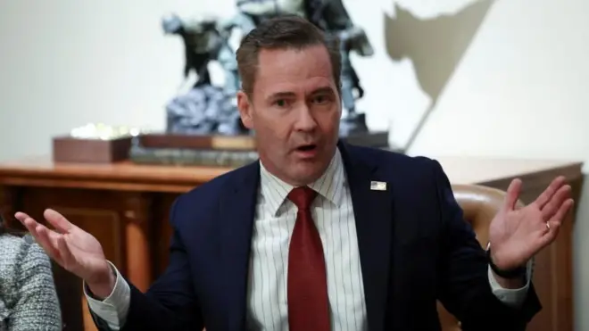 صورة لمستشار الأمن القومي الأمريكي مايك والتز.