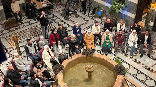 في دمشق ناقش برنامج نقطة حوار في حلقة استثنائية تحدي الملف الاقتصادي للنظام الجديد في البلاد