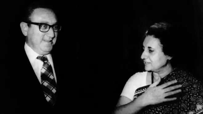 हेन्री किसिंजर आणि इंदिरा गांधी 28 ऑक्टोबर 1974, दिल्ली.