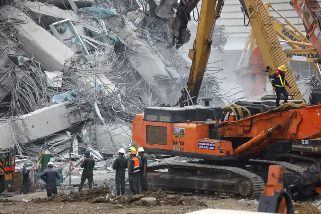 နှစ်ရက်ဆက်တိုက် ကယ်ဆယ်ရေးတွေ လုပ်နေရ