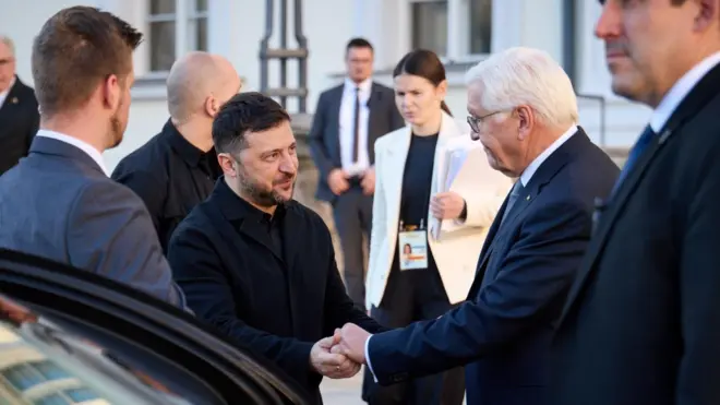 Президент України Володимир Зеленський та президент Німеччини Франк-Вальтер Штайнмаєр, Берлін, 15 грудня 2025 року