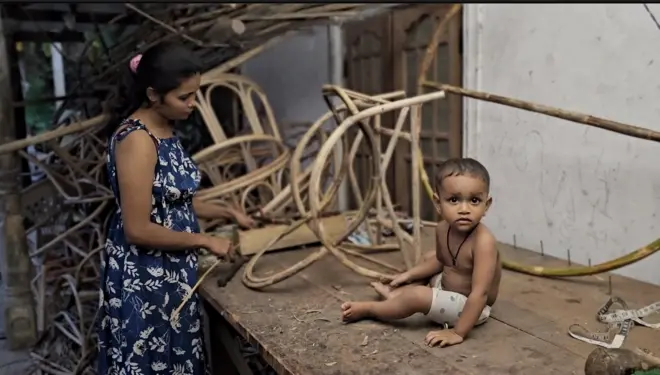 විදේශ විනිමය උපයාගත හැකි නිෂ්පාදනයක් වුව ද මේ සඳහා ලැබෙන රාජ්‍ය අනුග්‍රහය ප්‍රමාණවත් නොවන බව වේවැල් ආශ්‍රිත භාණ්ඩ නිෂ්පාදකයෝ පවසති.