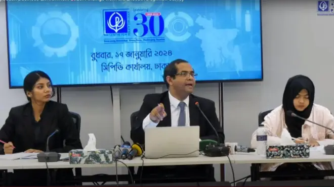 সিপিডি'র গবেষণা পরিচালক গোলাম মোয়াজ্জেম জরিপের ফলাফল তুলে ধরেন