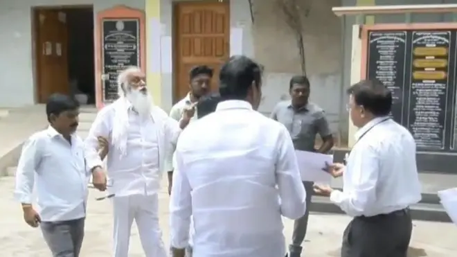 తాడిపత్రి మున్సిపల్ చైర్మన్ జేసీ ప్రభాకర్ రెడ్డి 