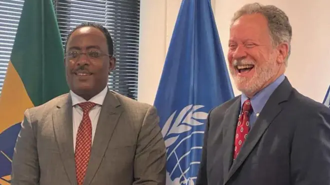 Ambaasaaddar Rediwaan Daavid Viizil waliin