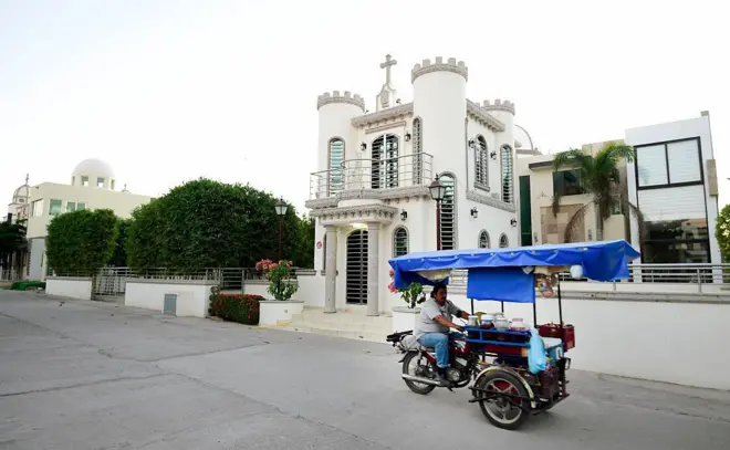 Хардінес-дель-Умая. Мавзолей у стилі фортеці