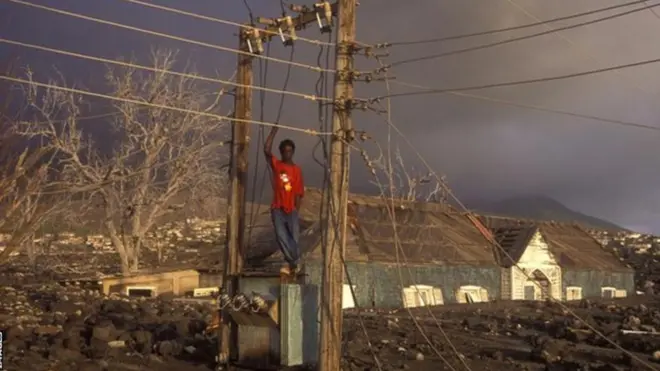 پلیموث، پایتخت مونتسرات به شهر ارواح تبدیل شده است. ساکنان، این شهر را به دلیل آتشفشان ترک کردند