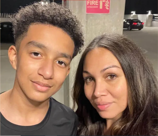 ميغان غارسيا مع ابنها المراهق سيويل.