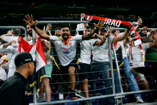 مشجعون عراقيون يحتلفون بتأهل منتخبهم إلى مونديال 2026