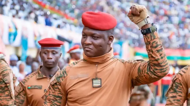 Capt Ibrahim Traoré arinzwe n'abasirikare 