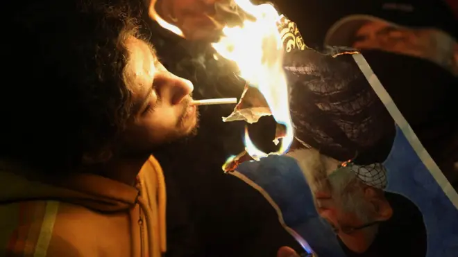 伦敦的伊朗示威者