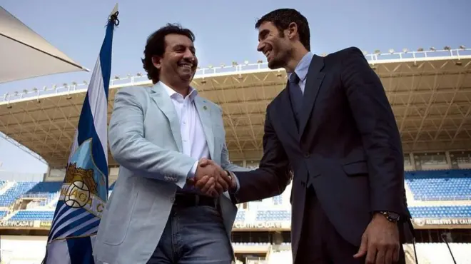 شیخ عبدالله آل ثانی (چپ) در سال ۲۰۱۰ مالک مالاگا شد