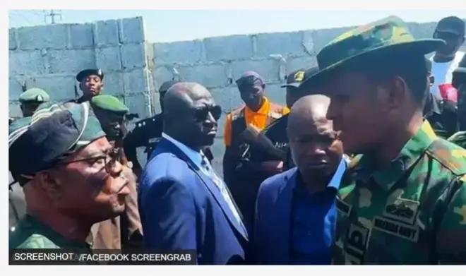 Wike ati ṣọja pẹlu awọn eeyan nibi isẹlẹ naa