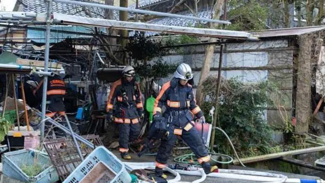 Awọn panapana n lọ kaakiri lati yẹ abẹ alapa ile to wo ati awọn to jona wo niluu Nanao