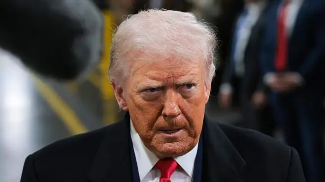 डोनाल्ड ट्रम्प