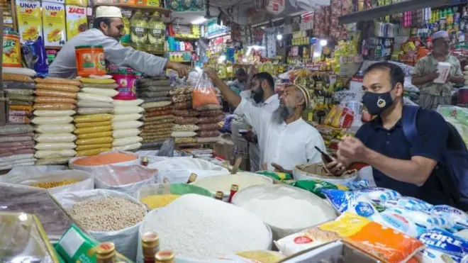 ডলারের দাম বৃদ্ধির ঘোষণার পর থেকেই আমদানিকৃত পণ্যের বাজার অস্থির হয়ে উঠেছে