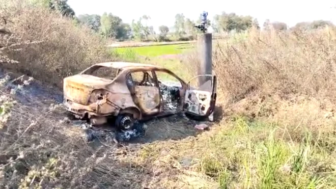 కాలిపోయిన కారు