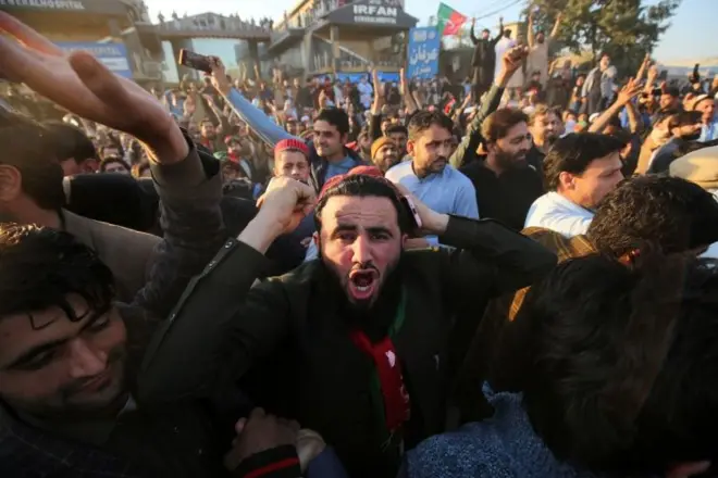 تحریک انصاف، آزاد