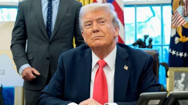 ट्रम्प यांनी यापूर्वीदेखील गाझा रिकामं करून त्याच्या पुनर्बांधणीचा मुद्दा मांडला आहे, अरब देशांनी त्यांच्या या प्रस्तावाला विरोध केला होता.