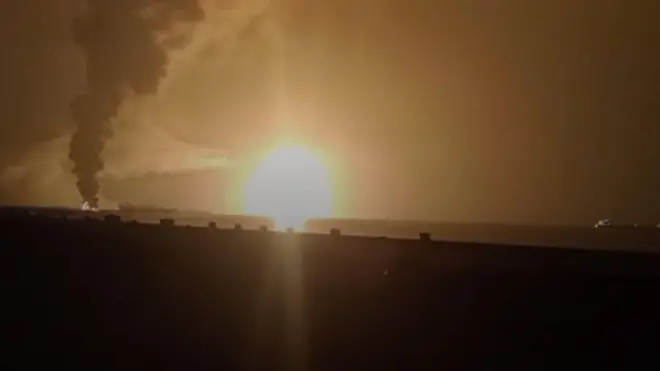 الجيش الإسرائيلي يعلن اعتراض صاروخ أطلق من اليمن، ومقتل نحو 40 في هجوم أمريكي على ميناء رأس عيسى النفطي بمناطق سيطرة الحوثيين