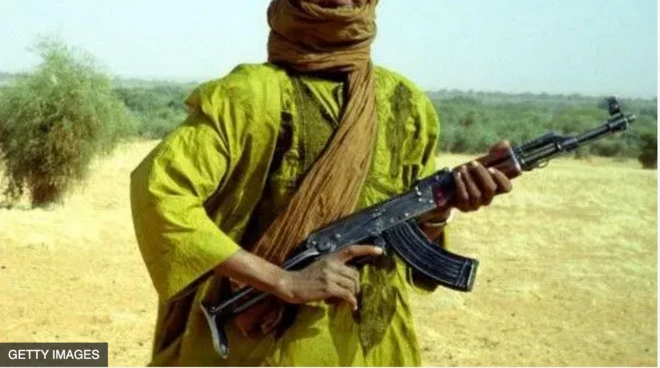 Eeyan to wọ agbada to gbe ibọn dani