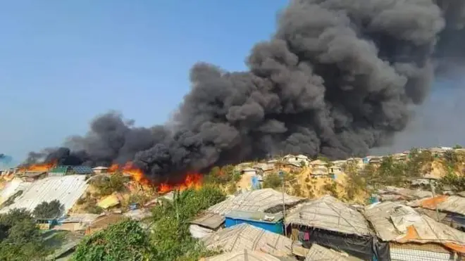 রোহিঙ্গা ক্যাম্পে আগুন দুই হাজারের বেশি ঘরবাড়ি ও দোকানপাট পুড়ে গেছে