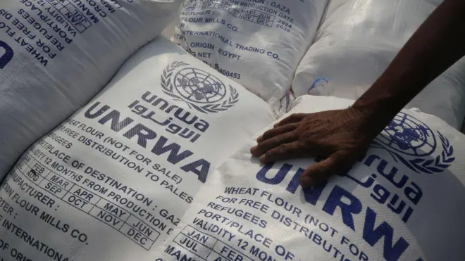 مساعدات من وكالة الأونروا.