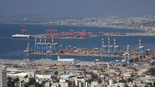 Суда в порту Хайфы 