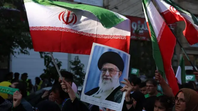 آیت اللہ خامنہ ای 