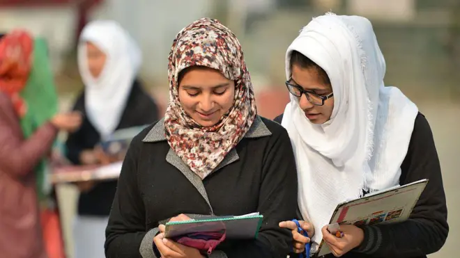 پاکستان، اوپن بُک ایگزامینیشن، انڈیا، کیمبرج، انڈیا