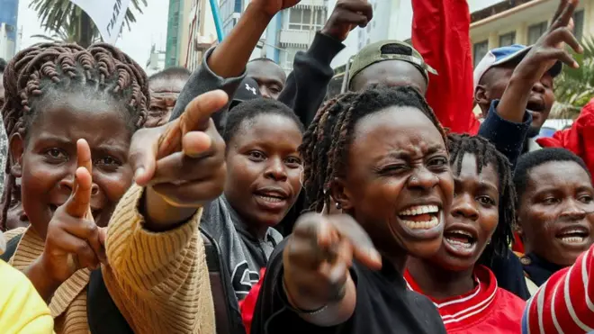 Des manifestants protestent contre la cherté de la vie à Nairobi, le 6 juin 2024.