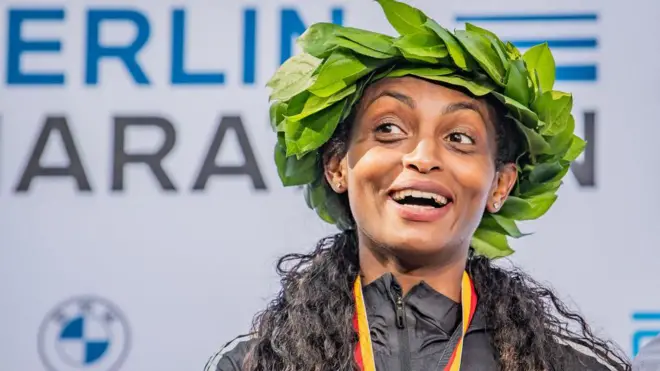 Atileet Tigist Asaffaa Maaraatoonii Barliinitti Riikardii Addunyaa haaraa galmeessite