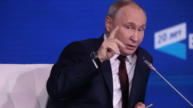 रूस के राष्ट्रपति व्लादिमीर पुतिन.