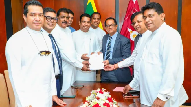 අමාත්‍ය කුමාර ජයකොඩිට එරෙහි විශ්වාසභංගය කතානායකවරයාට භාර දුන් අවස්ථාව