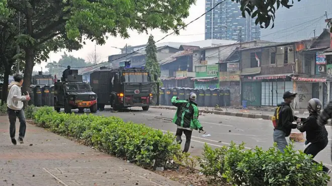 Brimob, demo DPR