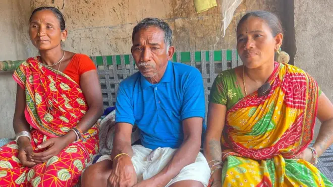 22 ఏళ్లపాటు తమిళనాడులో వెట్టిచాకిరీలో మగ్గిపోయిన కోనేరు అప్పారావు అలియాస్ కొండగొరి సుక్కయ్య పార్వతీపురం మన్యం జిల్లాలో తన ఇంటికి చేరుకున్నారు.