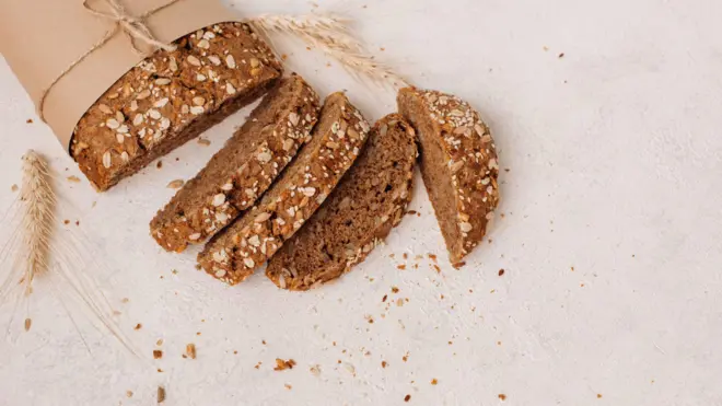 Una hogaza de pan integral