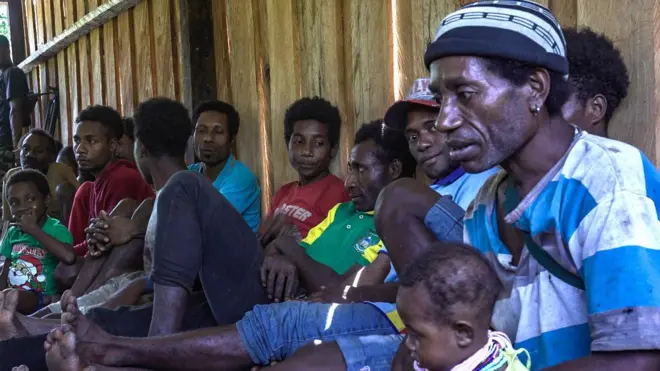 Kampung Omon, orang asli Papua